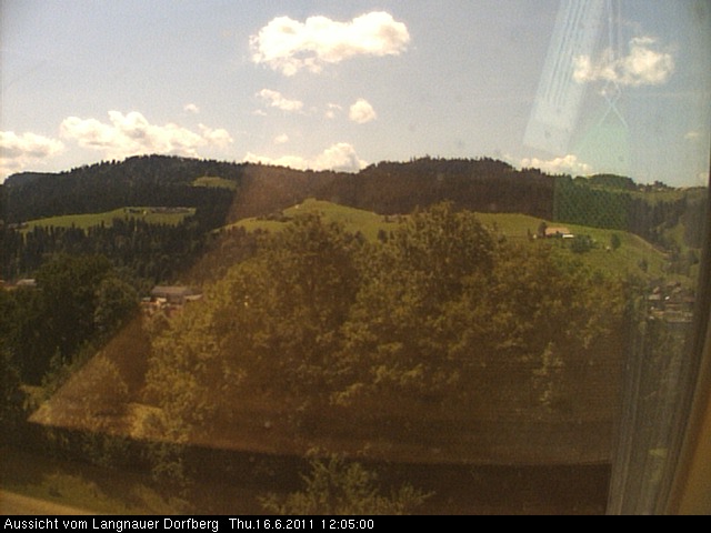 Webcam-Bild: Aussicht vom Dorfberg in Langnau 20110616-120500