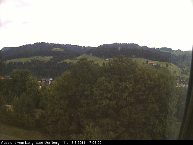 Webcam-Bild: Aussicht vom Dorfberg in Langnau 20110616-170500