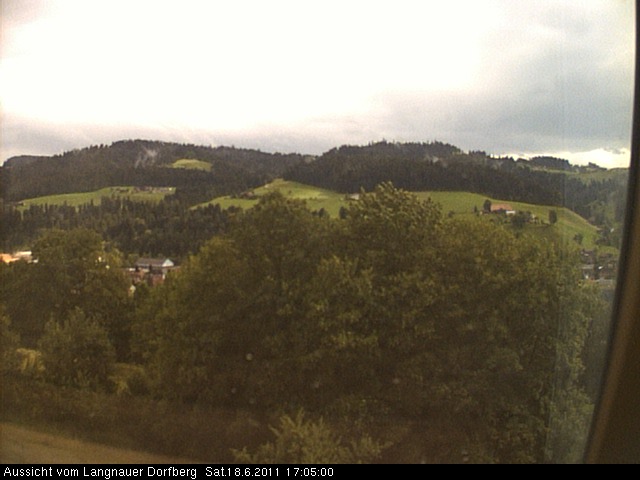 Webcam-Bild: Aussicht vom Dorfberg in Langnau 20110618-170500