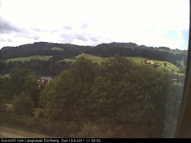 Webcam-Bild: Aussicht vom Dorfberg in Langnau 20110619-110500