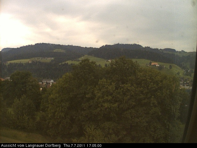 Webcam-Bild: Aussicht vom Dorfberg in Langnau 20110707-170500