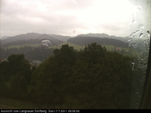 Webcam-Bild: Aussicht vom Dorfberg in Langnau 20110717-090500