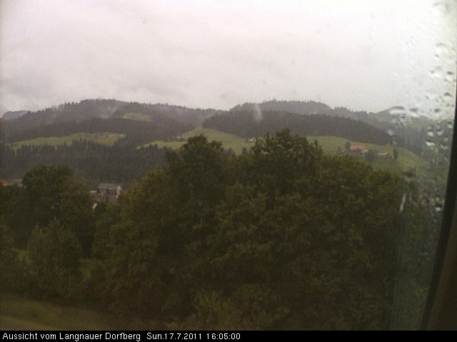 Webcam-Bild: Aussicht vom Dorfberg in Langnau 20110717-160500