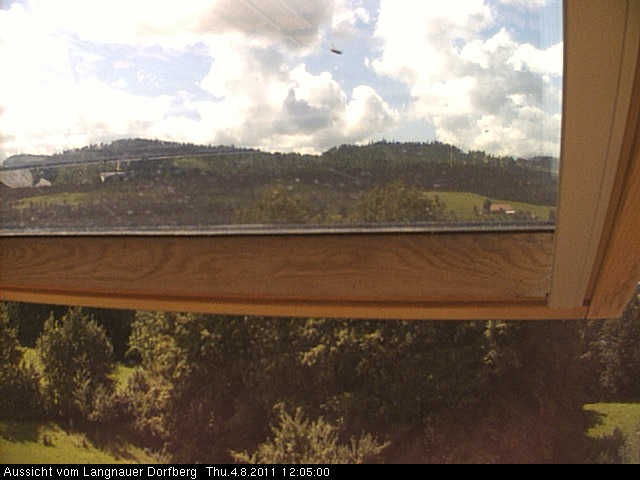 Webcam-Bild: Aussicht vom Dorfberg in Langnau 20110804-120500