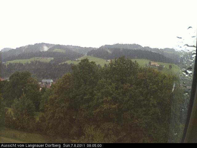 Webcam-Bild: Aussicht vom Dorfberg in Langnau 20110807-080500