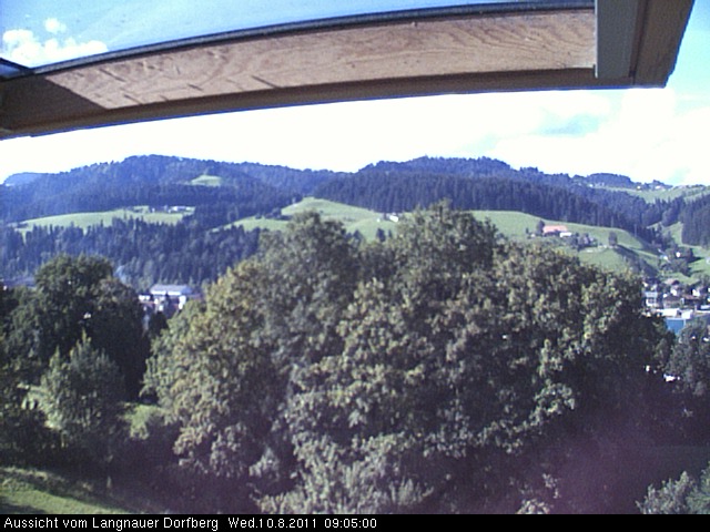 Webcam-Bild: Aussicht vom Dorfberg in Langnau 20110810-090500