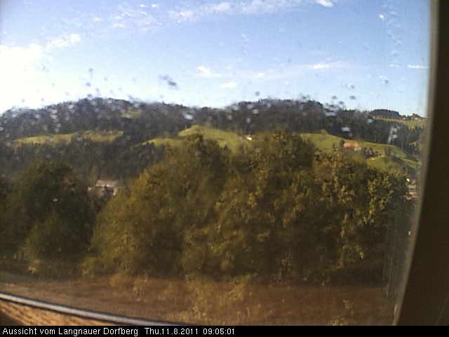 Webcam-Bild: Aussicht vom Dorfberg in Langnau 20110811-090501