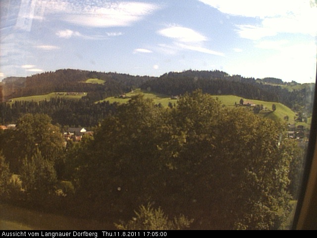 Webcam-Bild: Aussicht vom Dorfberg in Langnau 20110811-170500