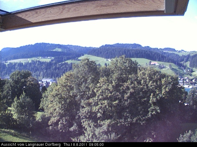 Webcam-Bild: Aussicht vom Dorfberg in Langnau 20110818-090500