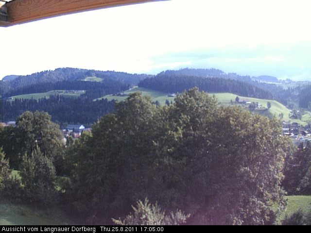 Webcam-Bild: Aussicht vom Dorfberg in Langnau 20110825-170500