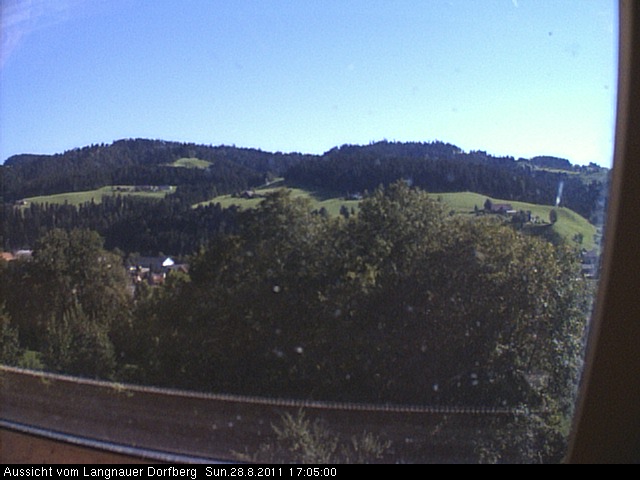 Webcam-Bild: Aussicht vom Dorfberg in Langnau 20110828-170500