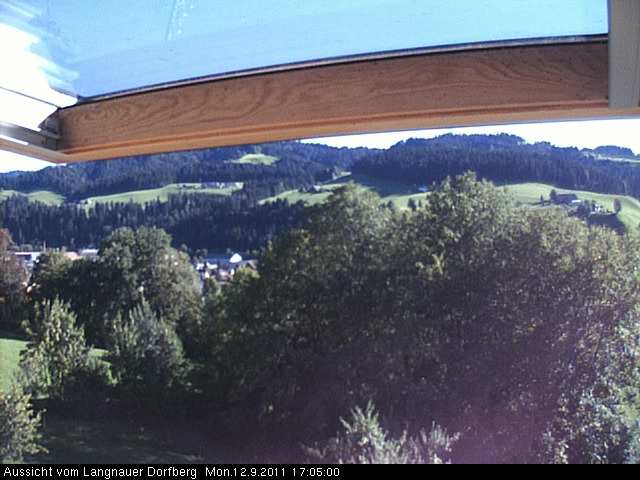 Webcam-Bild: Aussicht vom Dorfberg in Langnau 20110912-170500