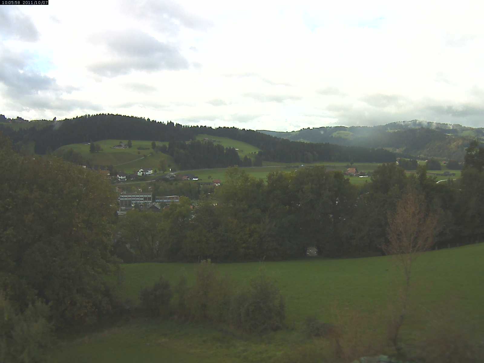 Webcam-Bild: Aussicht vom Dorfberg in Langnau 20111007-110600