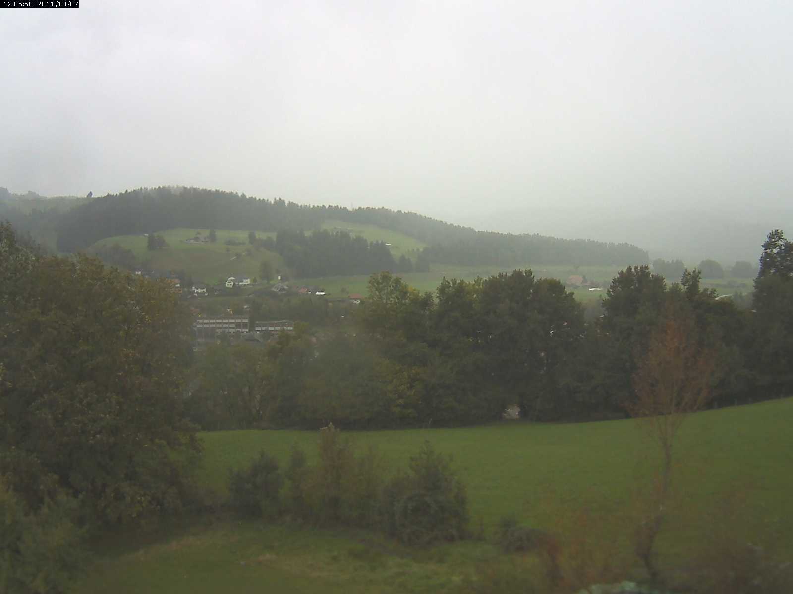 Webcam-Bild: Aussicht vom Dorfberg in Langnau 20111007-140600