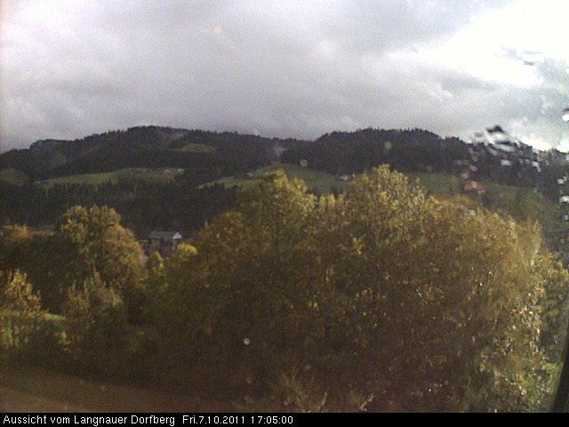 Webcam-Bild: Aussicht vom Dorfberg in Langnau 20111007-170500