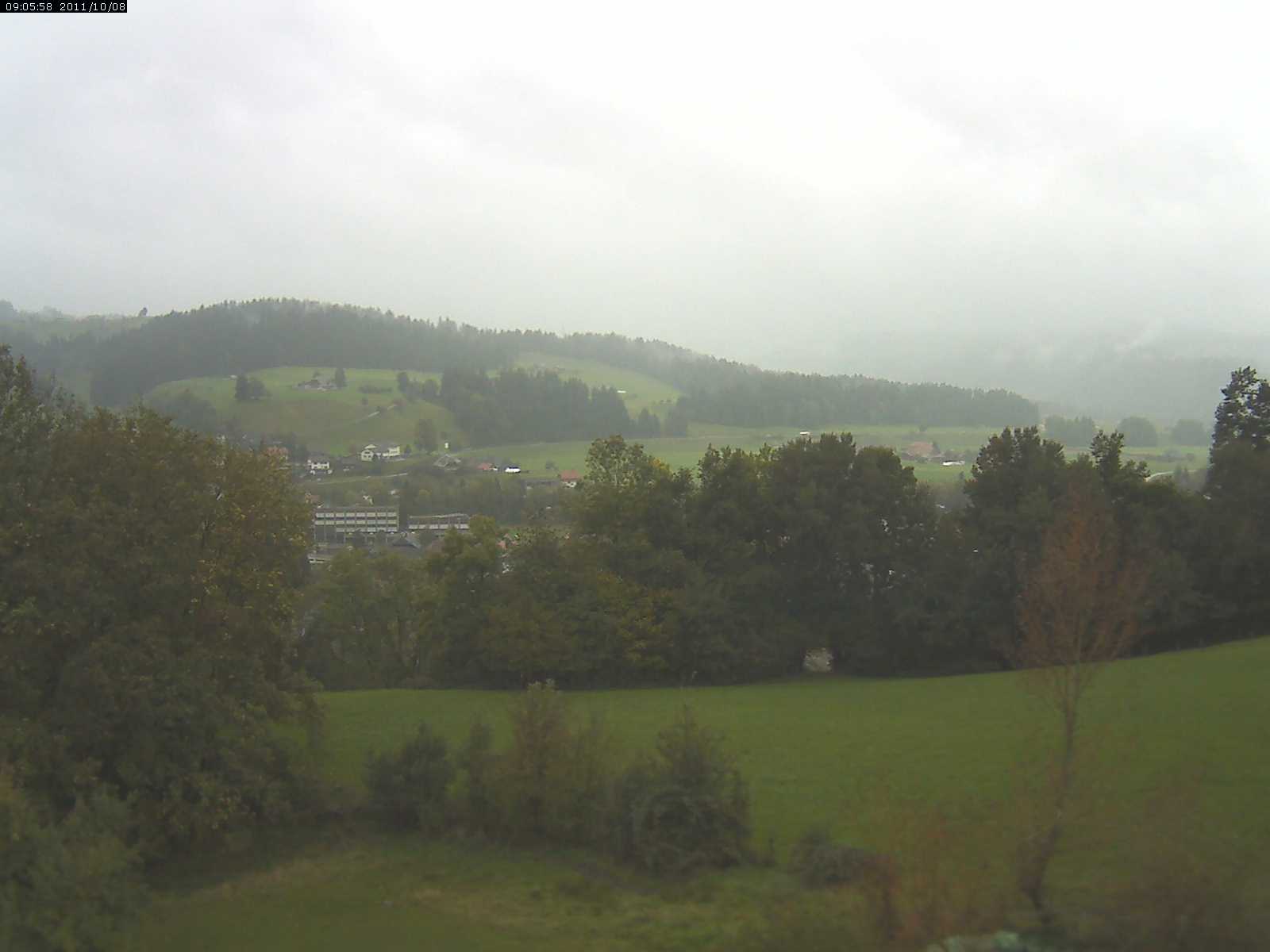 Webcam-Bild: Aussicht vom Dorfberg in Langnau 20111008-100600