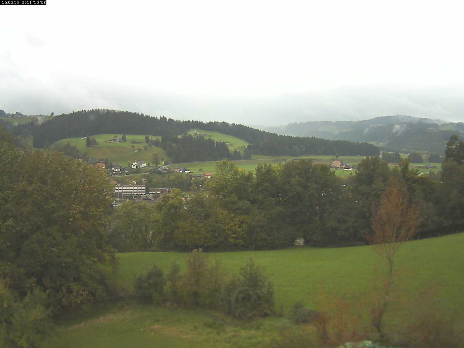 Webcam-Bild: Aussicht vom Dorfberg in Langnau 20111008-170600
