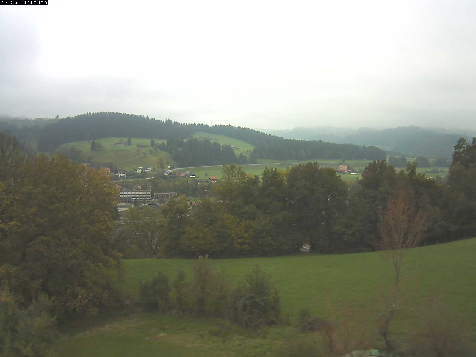 Webcam-Bild: Aussicht vom Dorfberg in Langnau 20111016-120600