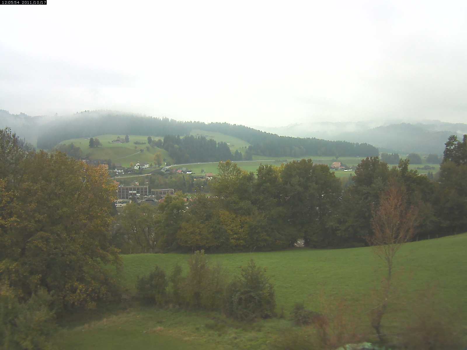 Webcam-Bild: Aussicht vom Dorfberg in Langnau 20111017-120600