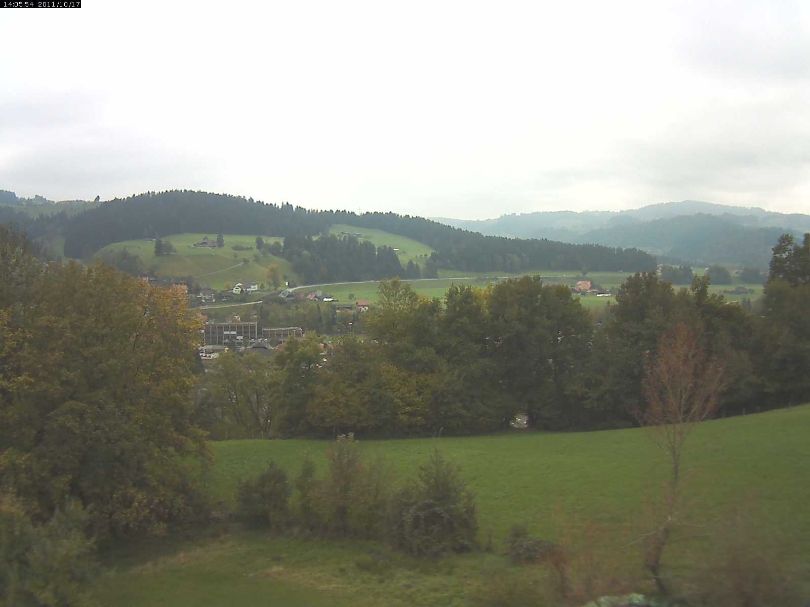 Webcam-Bild: Aussicht vom Dorfberg in Langnau 20111017-140600