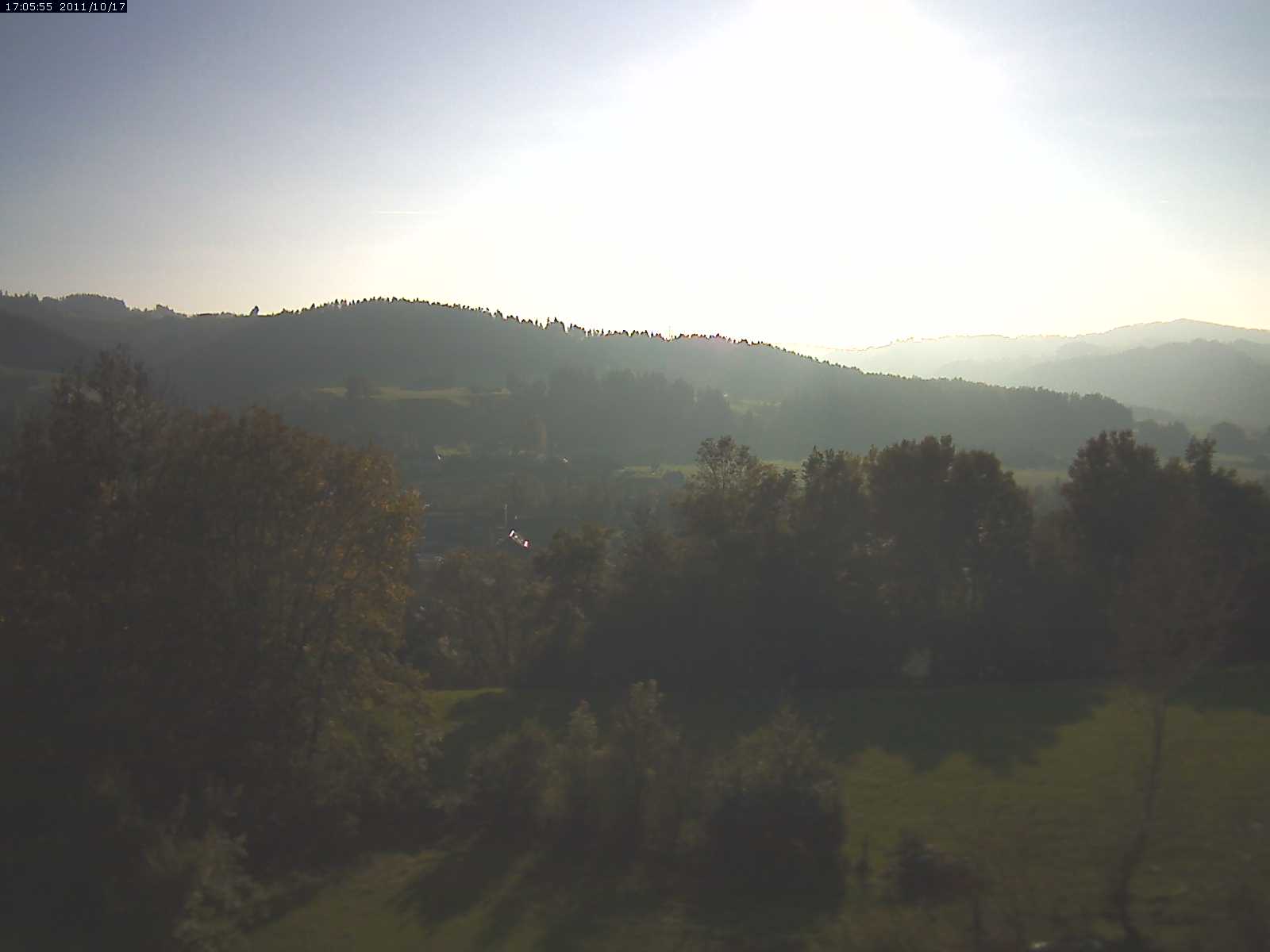 Webcam-Bild: Aussicht vom Dorfberg in Langnau 20111017-170600
