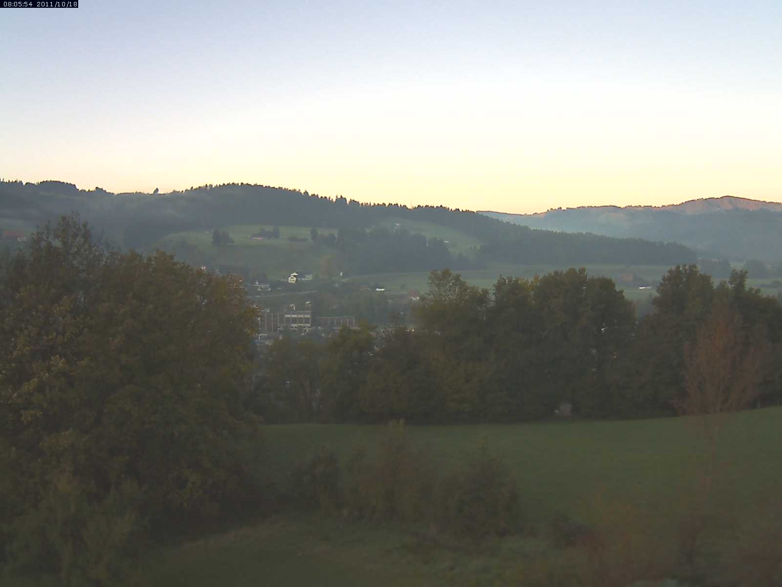 Webcam-Bild: Aussicht vom Dorfberg in Langnau 20111018-080600