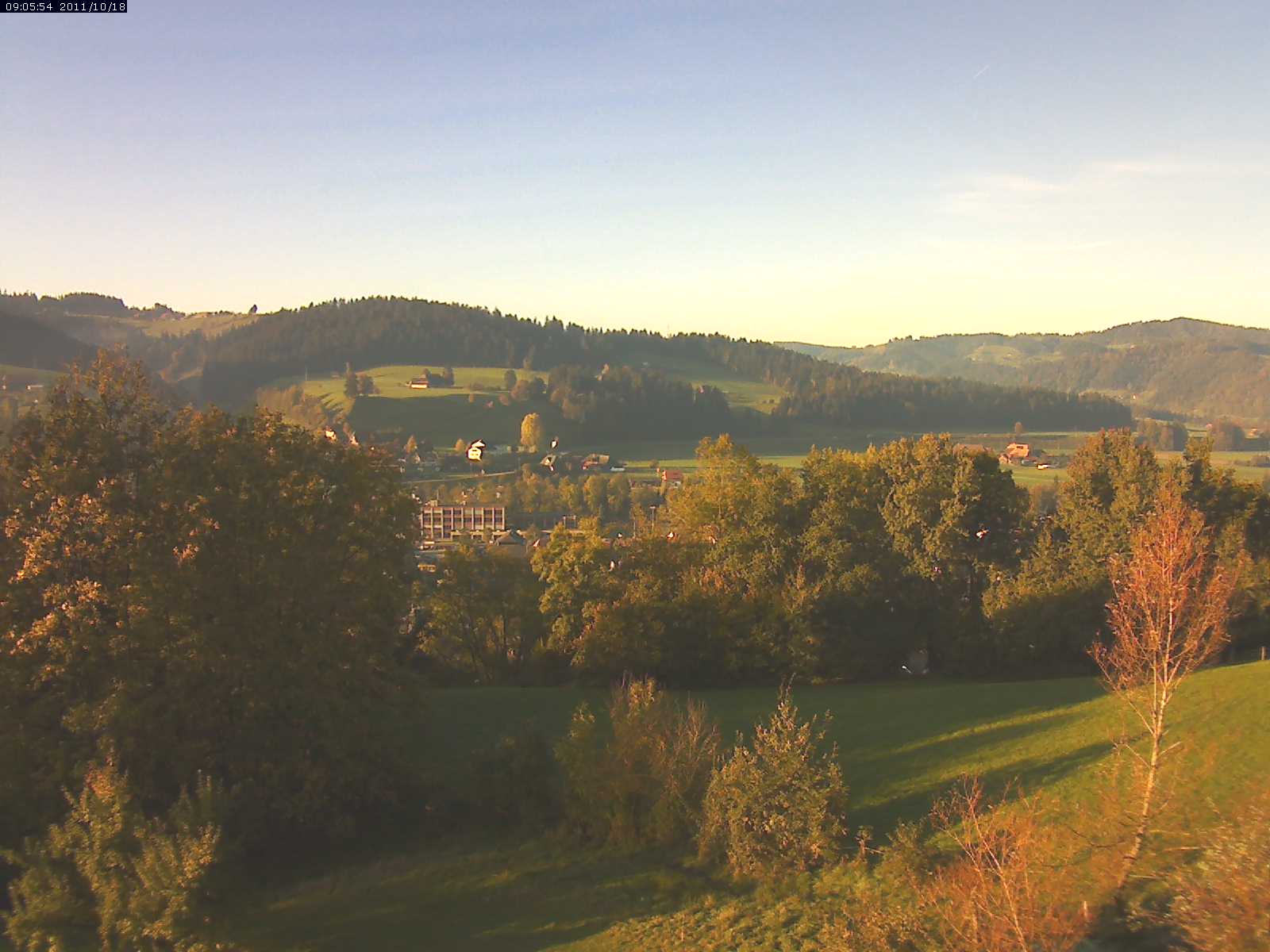 Webcam-Bild: Aussicht vom Dorfberg in Langnau 20111018-090600