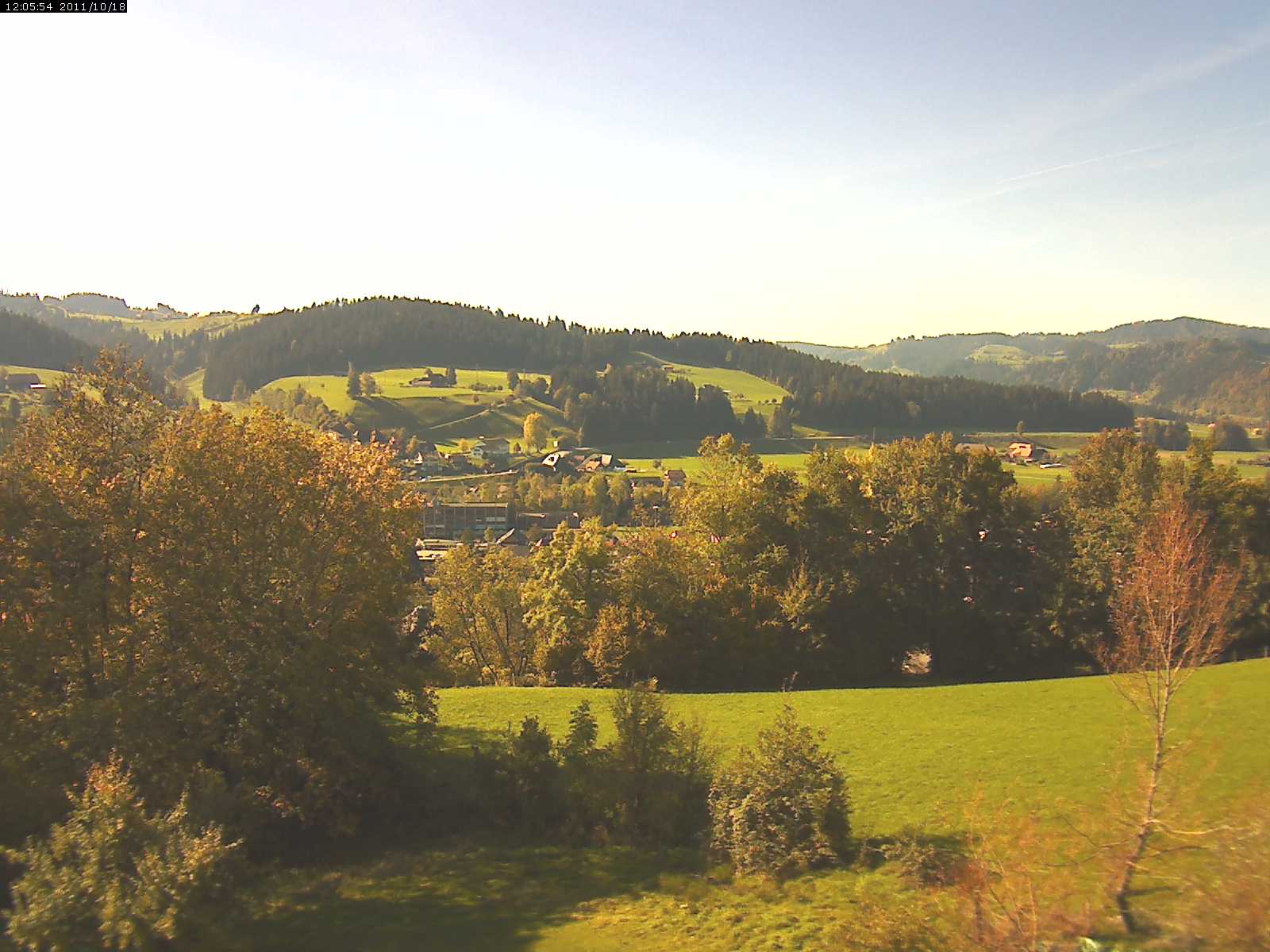Webcam-Bild: Aussicht vom Dorfberg in Langnau 20111018-120600