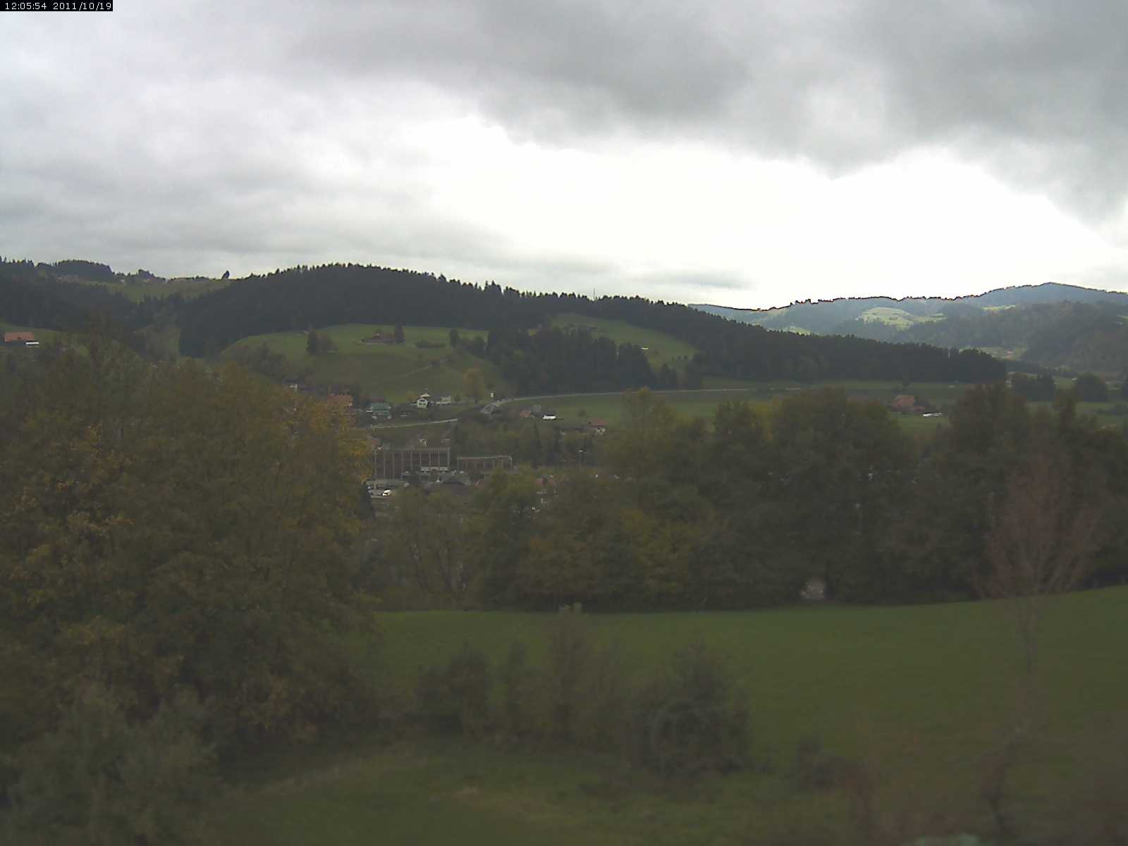 Webcam-Bild: Aussicht vom Dorfberg in Langnau 20111019-120600