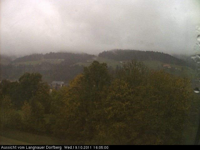 Webcam-Bild: Aussicht vom Dorfberg in Langnau 20111019-160500