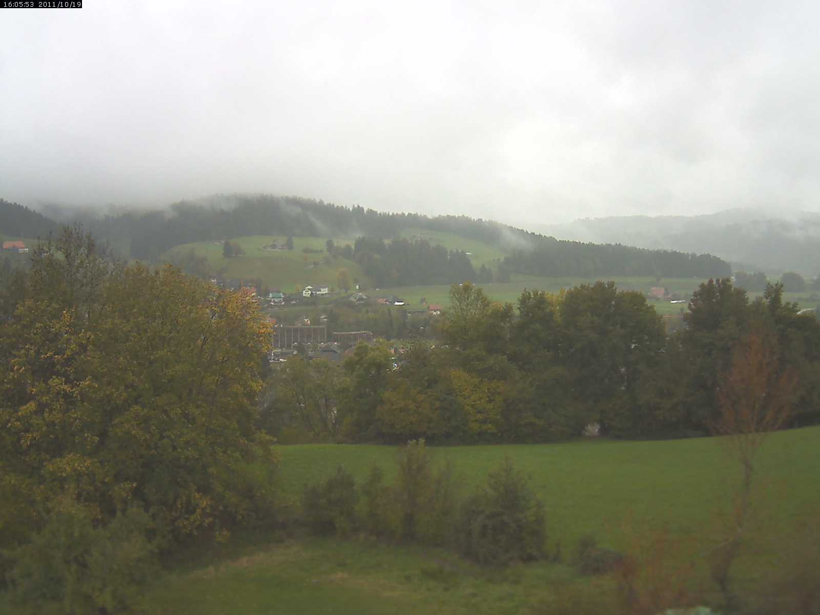Webcam-Bild: Aussicht vom Dorfberg in Langnau 20111019-160600