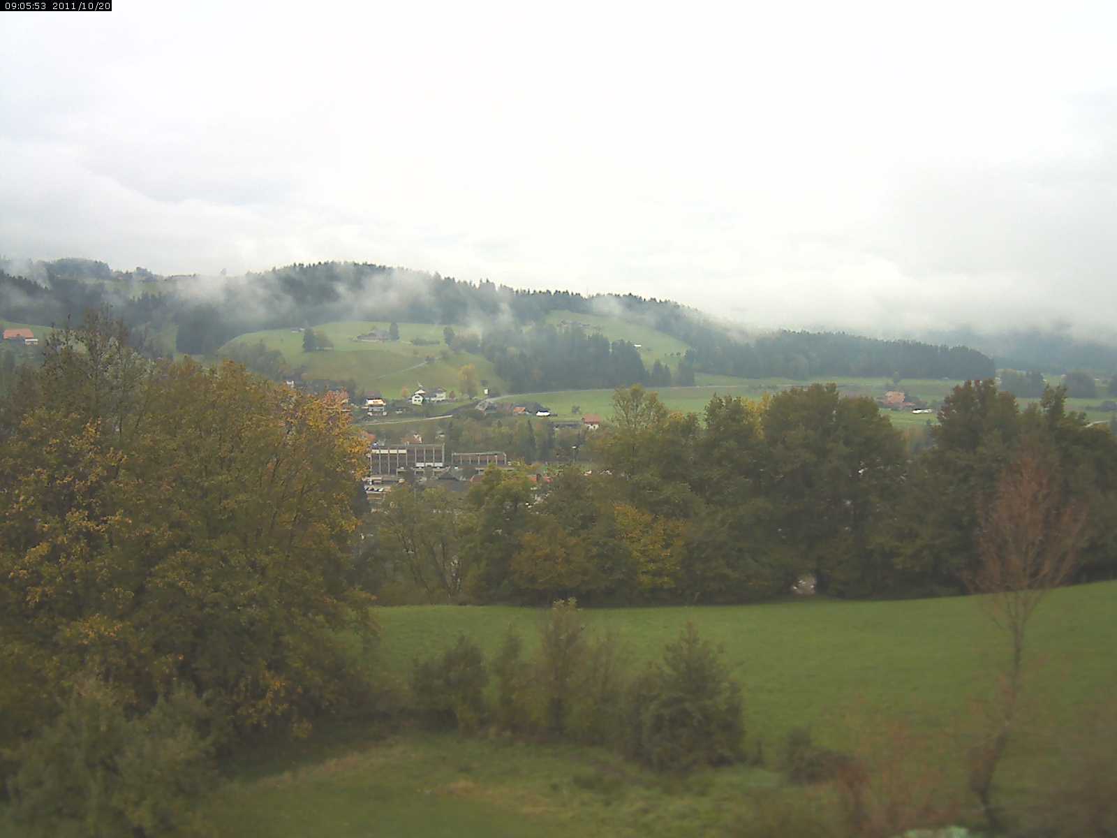 Webcam-Bild: Aussicht vom Dorfberg in Langnau 20111020-090600