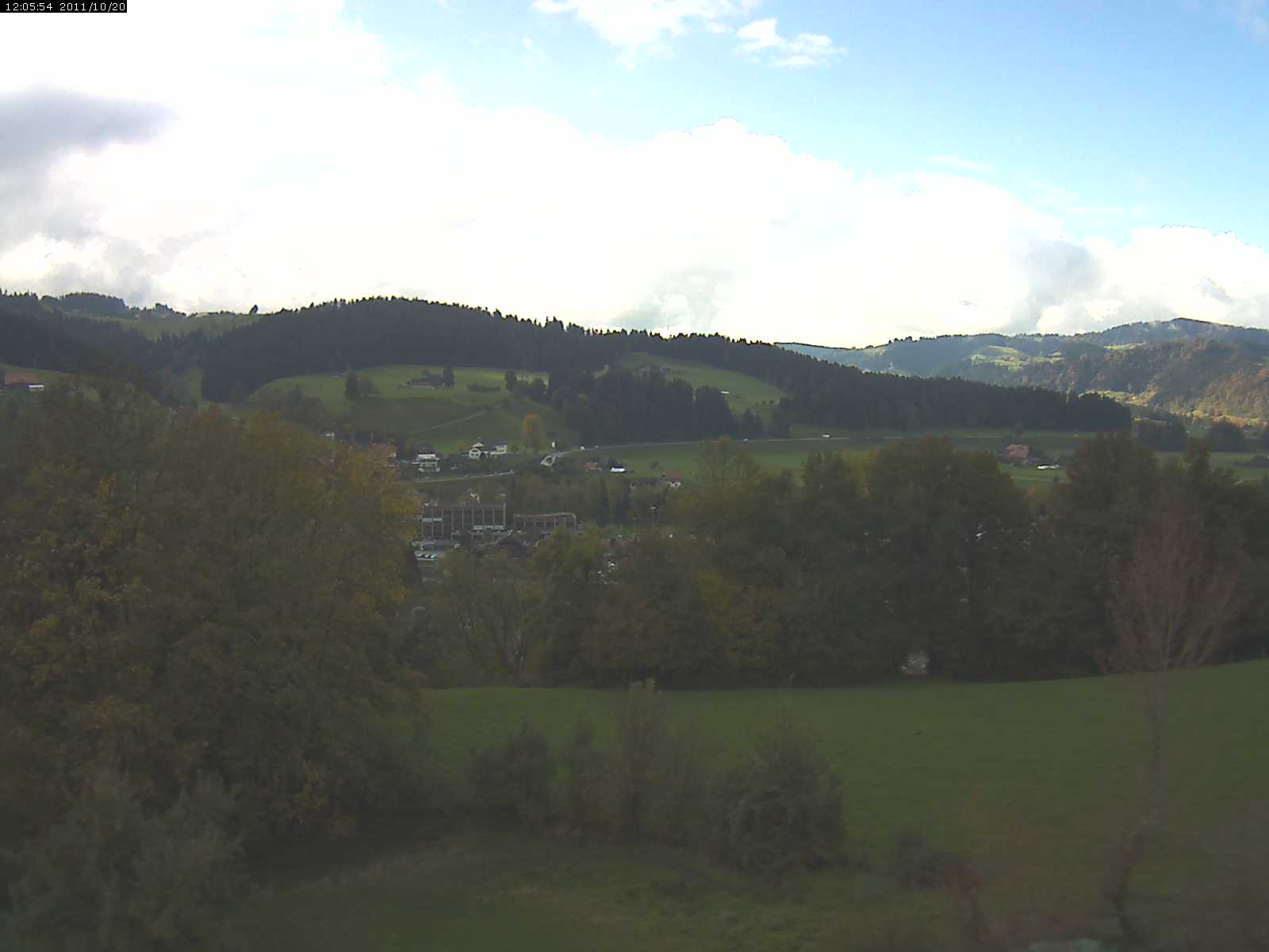 Webcam-Bild: Aussicht vom Dorfberg in Langnau 20111020-120600