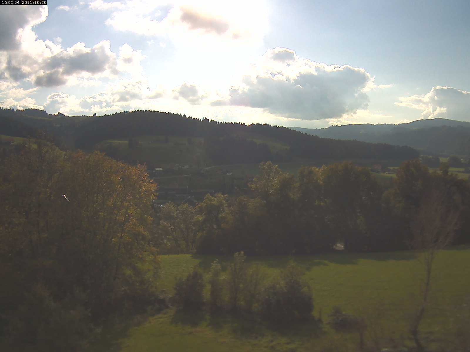 Webcam-Bild: Aussicht vom Dorfberg in Langnau 20111020-160600