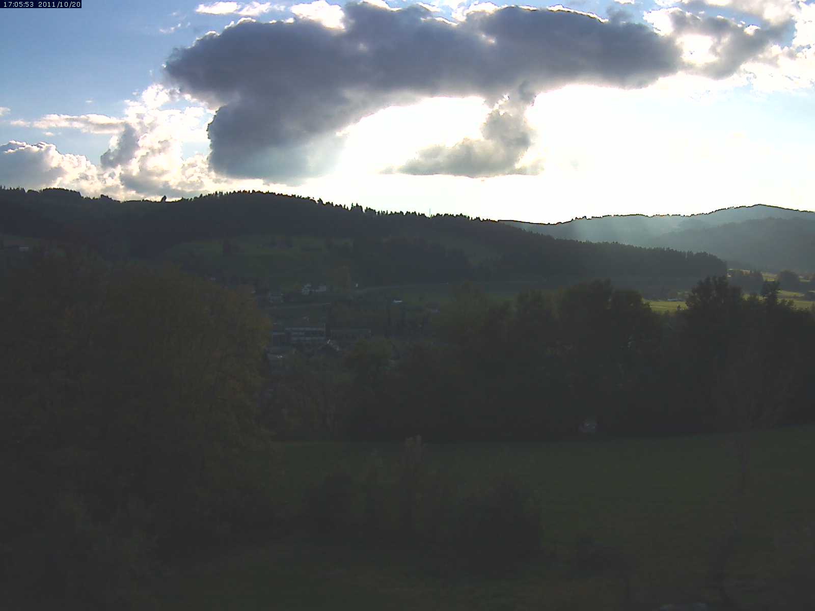 Webcam-Bild: Aussicht vom Dorfberg in Langnau 20111020-170600