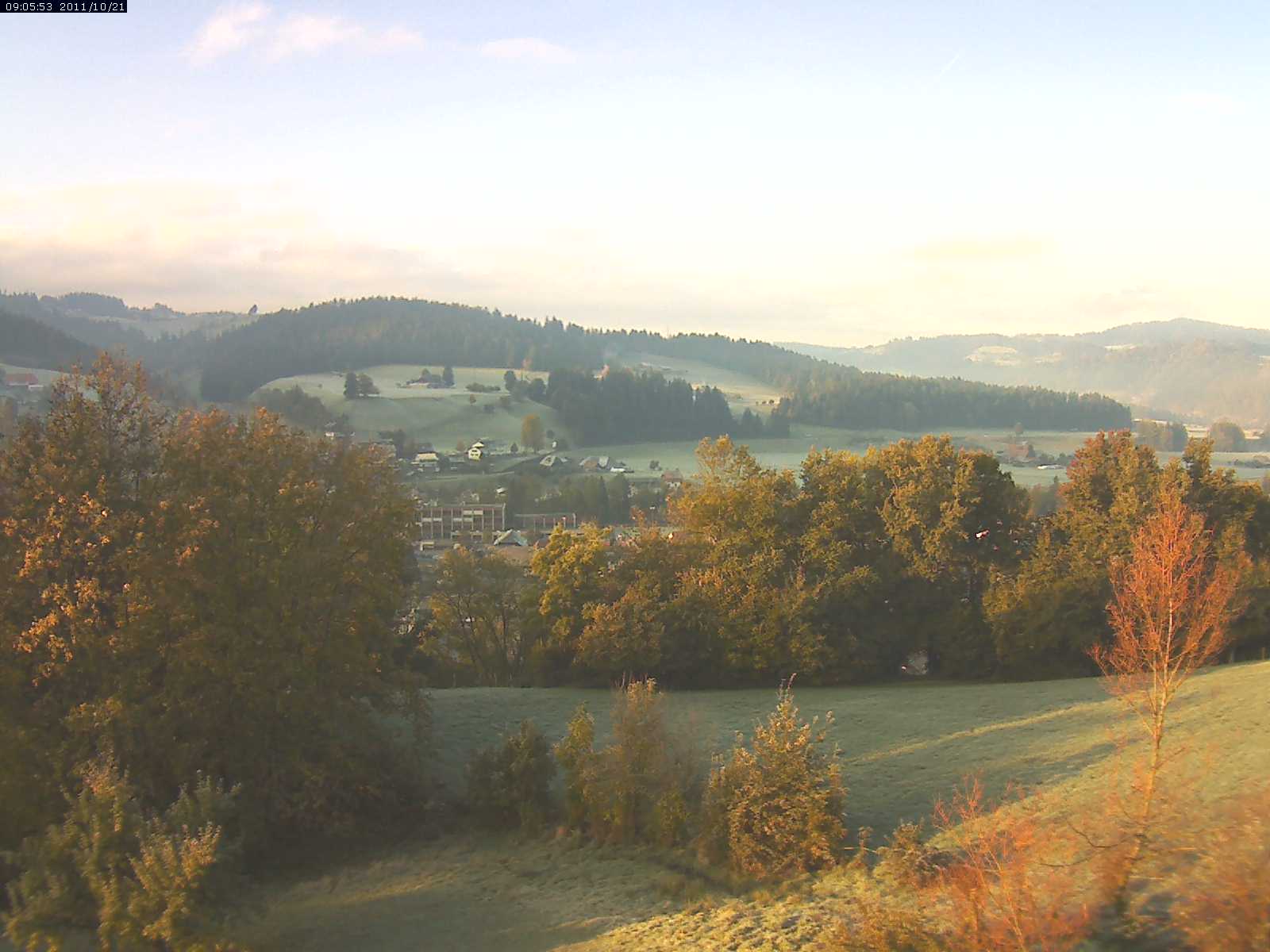Webcam-Bild: Aussicht vom Dorfberg in Langnau 20111021-090600