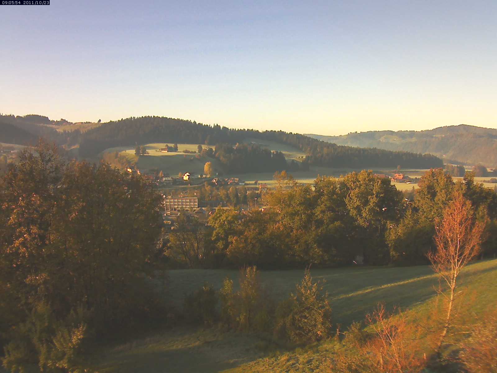 Webcam-Bild: Aussicht vom Dorfberg in Langnau 20111023-090600