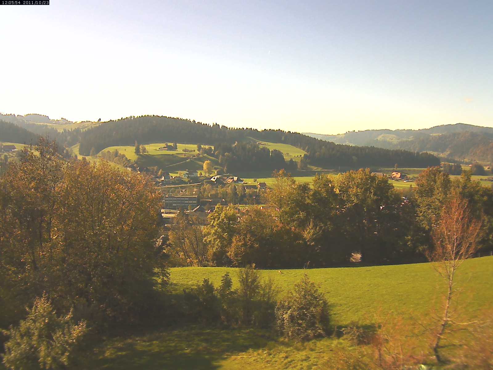 Webcam-Bild: Aussicht vom Dorfberg in Langnau 20111023-120600