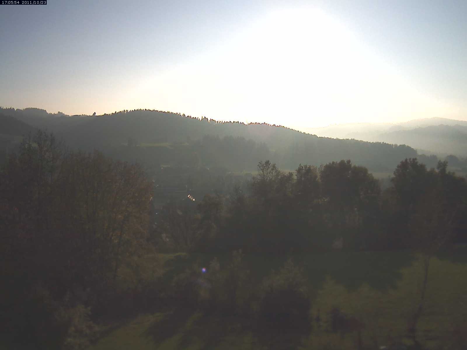Webcam-Bild: Aussicht vom Dorfberg in Langnau 20111023-170600