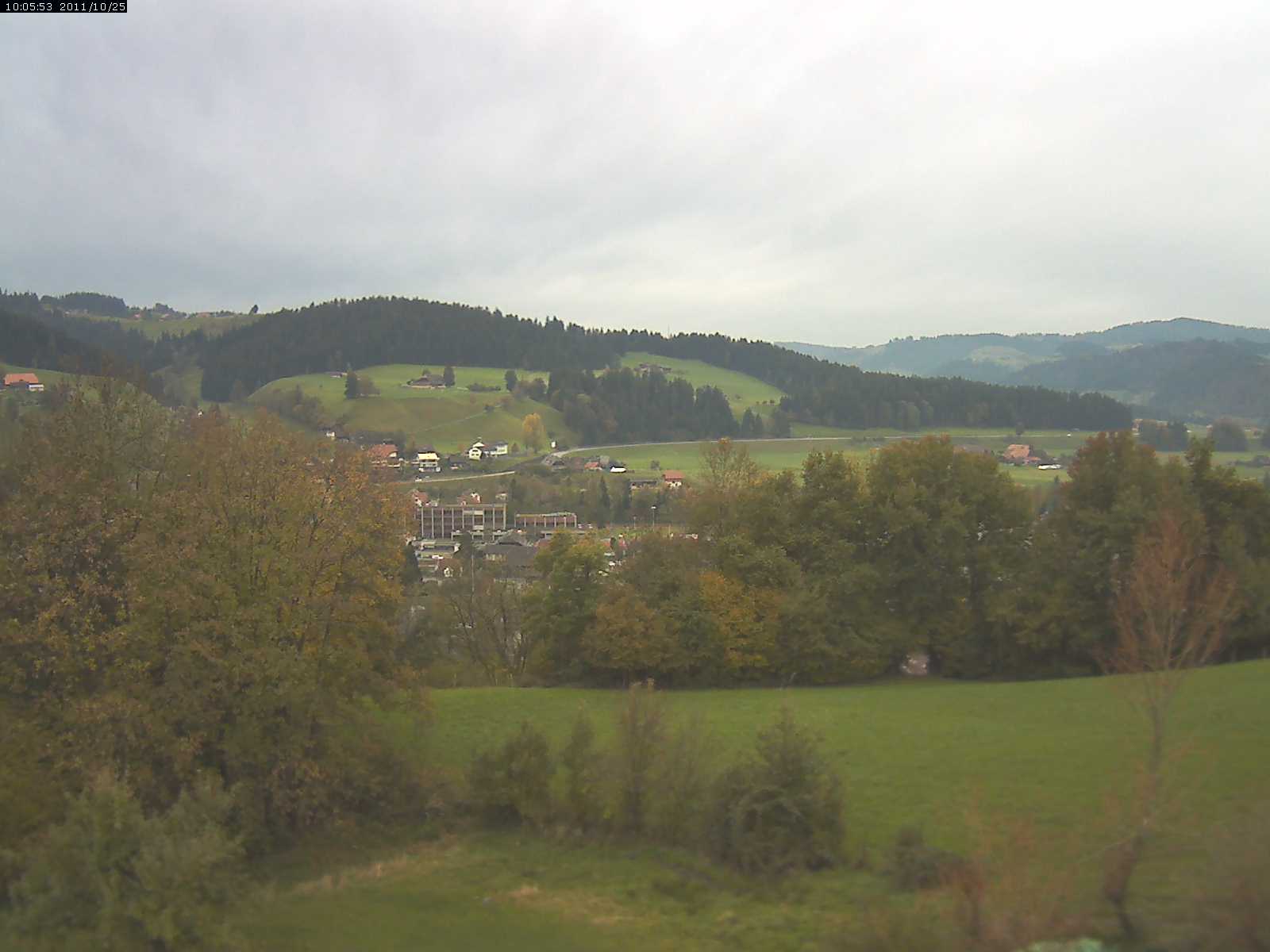 Webcam-Bild: Aussicht vom Dorfberg in Langnau 20111025-100600