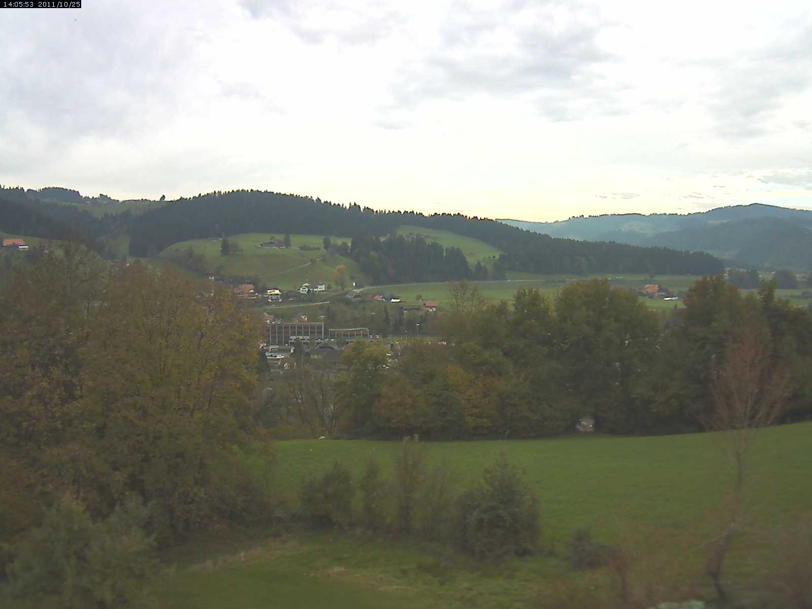 Webcam-Bild: Aussicht vom Dorfberg in Langnau 20111025-140600