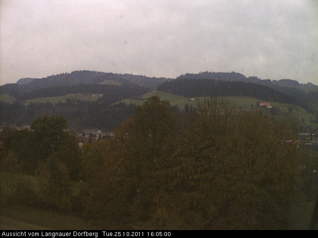 Webcam-Bild: Aussicht vom Dorfberg in Langnau 20111025-160500
