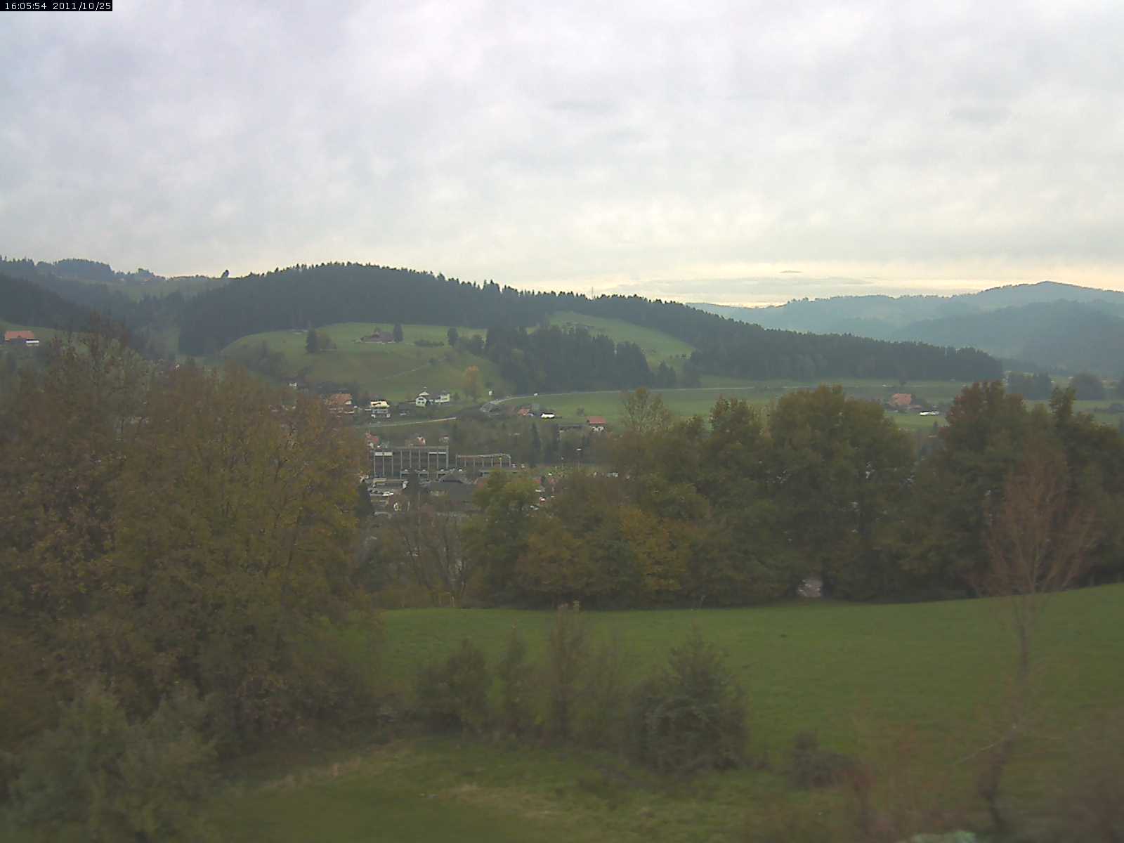 Webcam-Bild: Aussicht vom Dorfberg in Langnau 20111025-160600