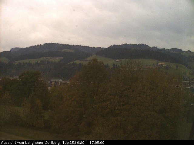 Webcam-Bild: Aussicht vom Dorfberg in Langnau 20111025-170500