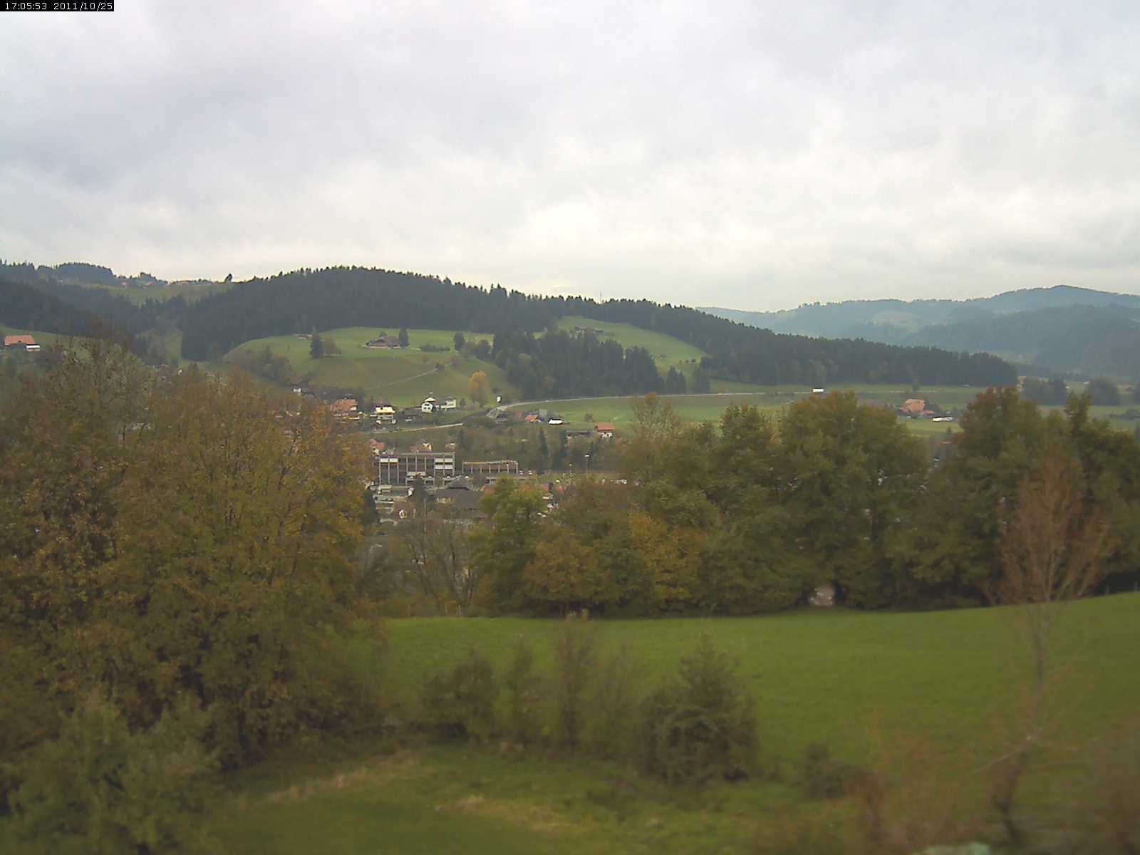 Webcam-Bild: Aussicht vom Dorfberg in Langnau 20111025-170600