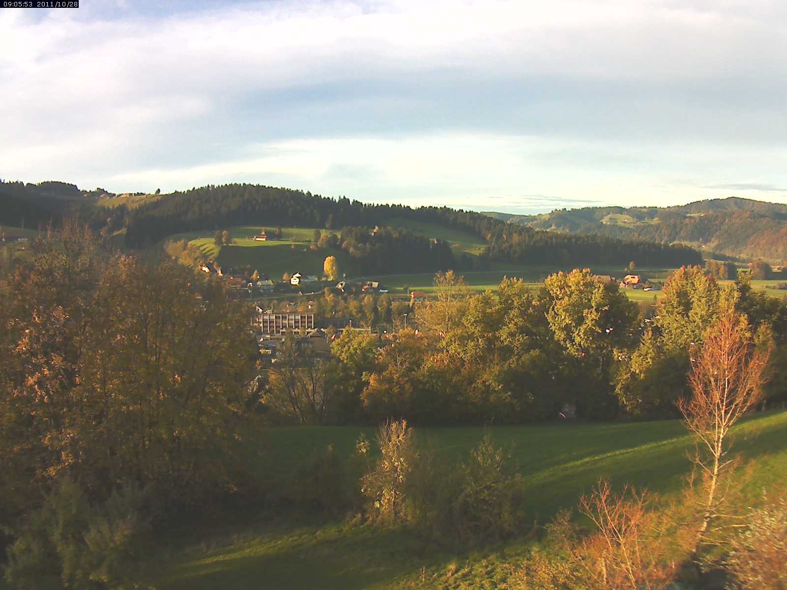 Webcam-Bild: Aussicht vom Dorfberg in Langnau 20111028-090600