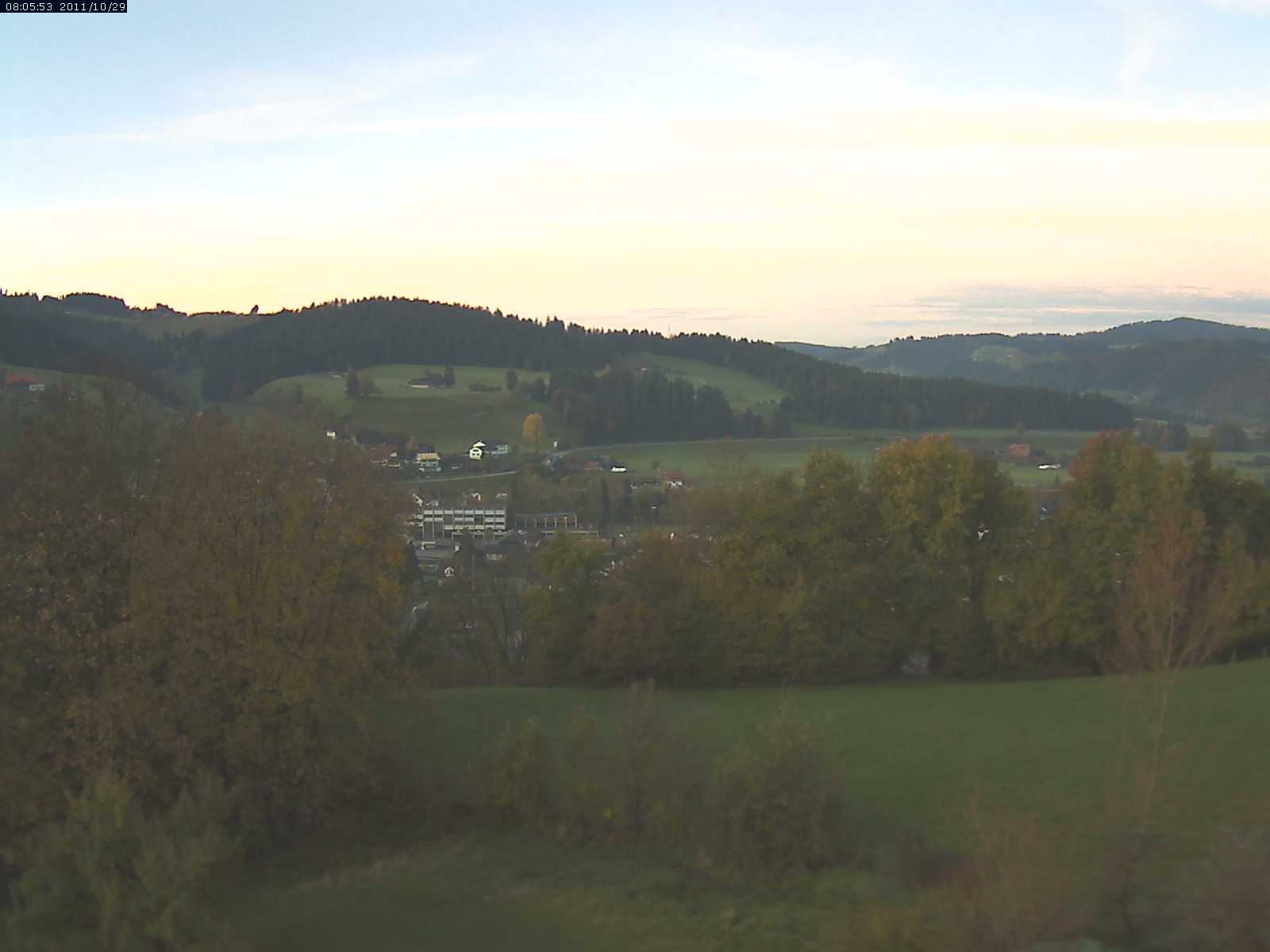 Webcam-Bild: Aussicht vom Dorfberg in Langnau 20111029-080600