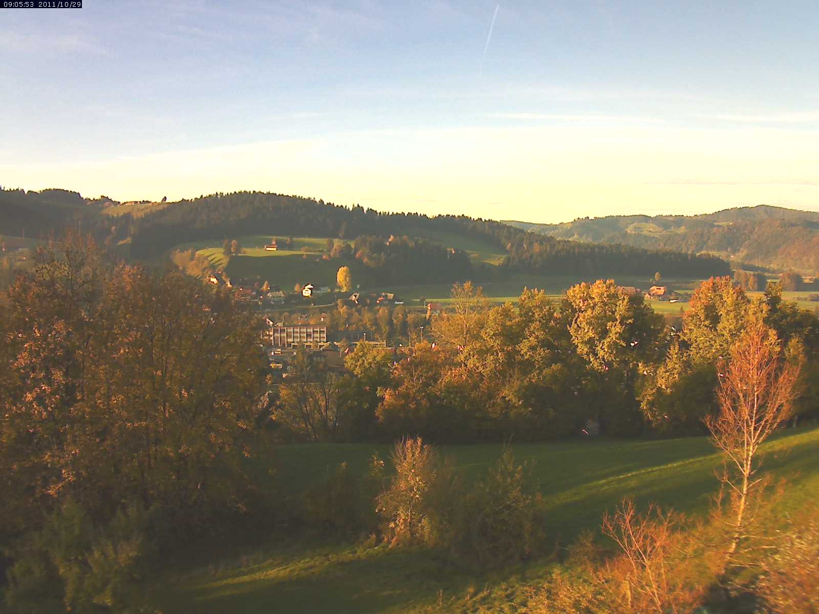 Webcam-Bild: Aussicht vom Dorfberg in Langnau 20111029-090600