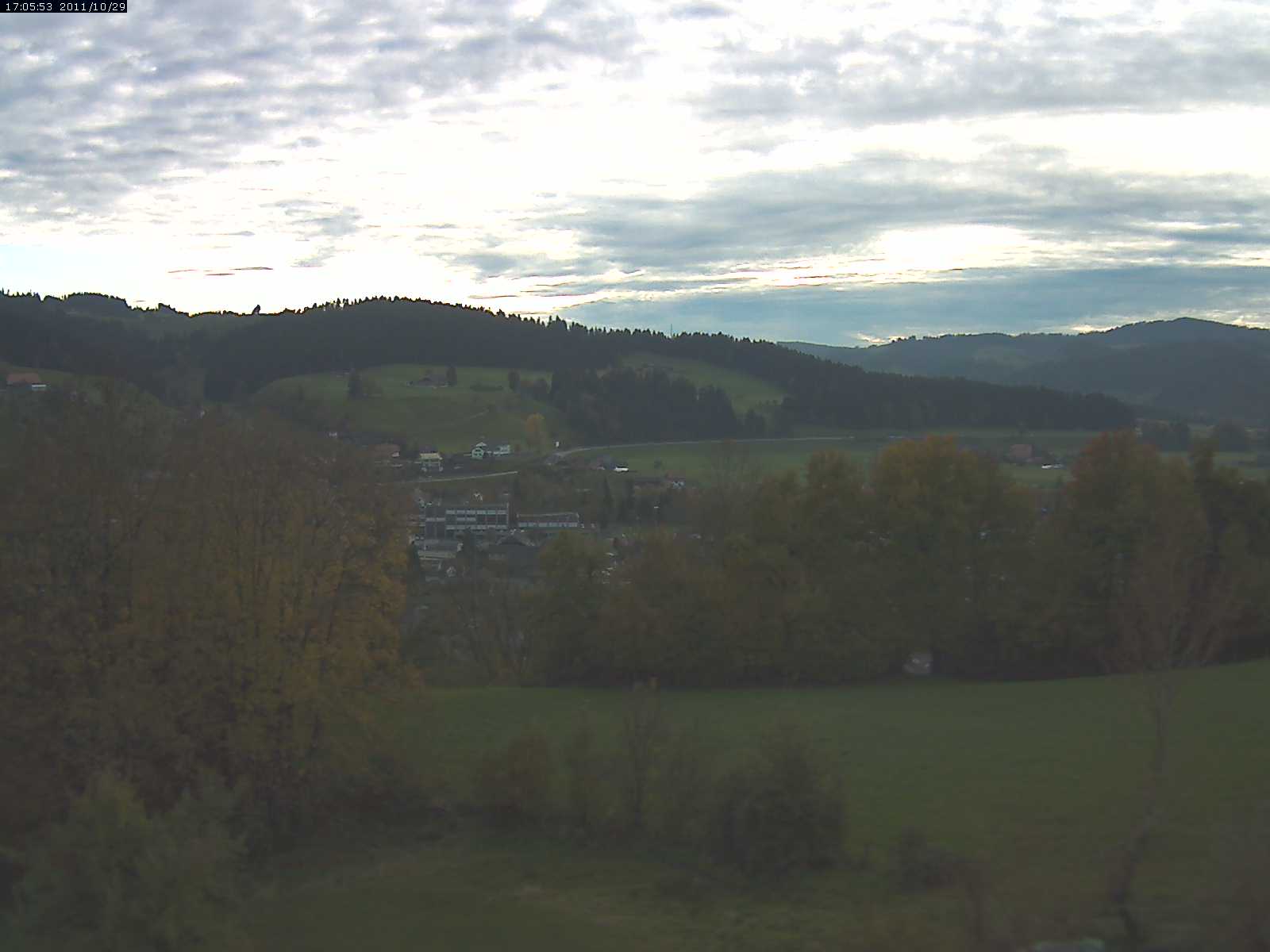 Webcam-Bild: Aussicht vom Dorfberg in Langnau 20111029-170600