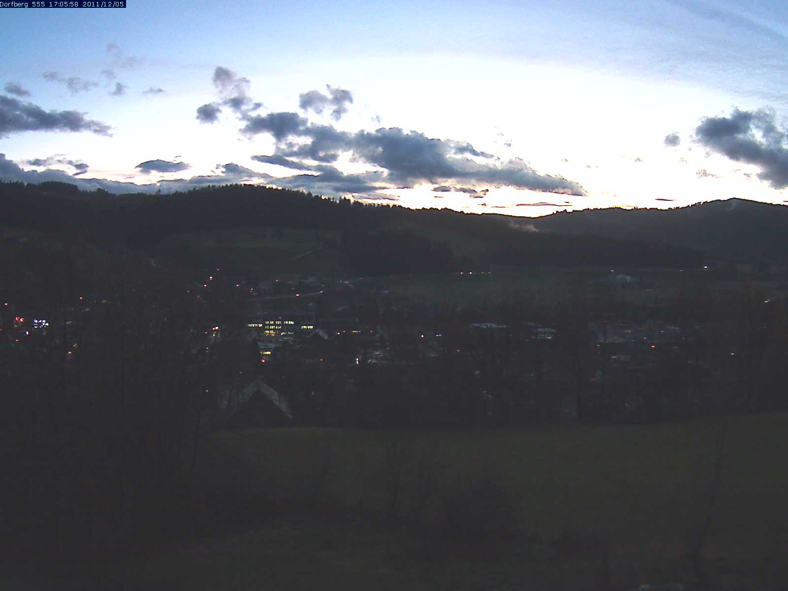 Webcam-Bild: Aussicht vom Dorfberg in Langnau 20111205-170600
